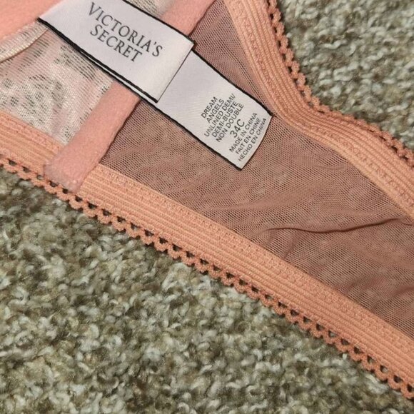 Victoria's Secret bra - Picture 4 of 5